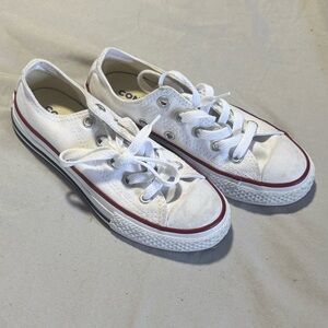 Converse White Canvas Sneakers Low-Top Minimalist Design